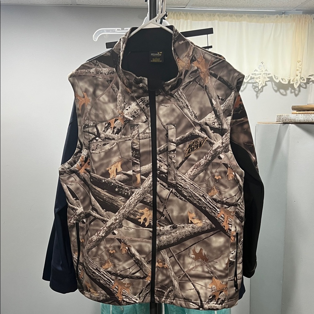 Mt Dew Men's Camo Vest